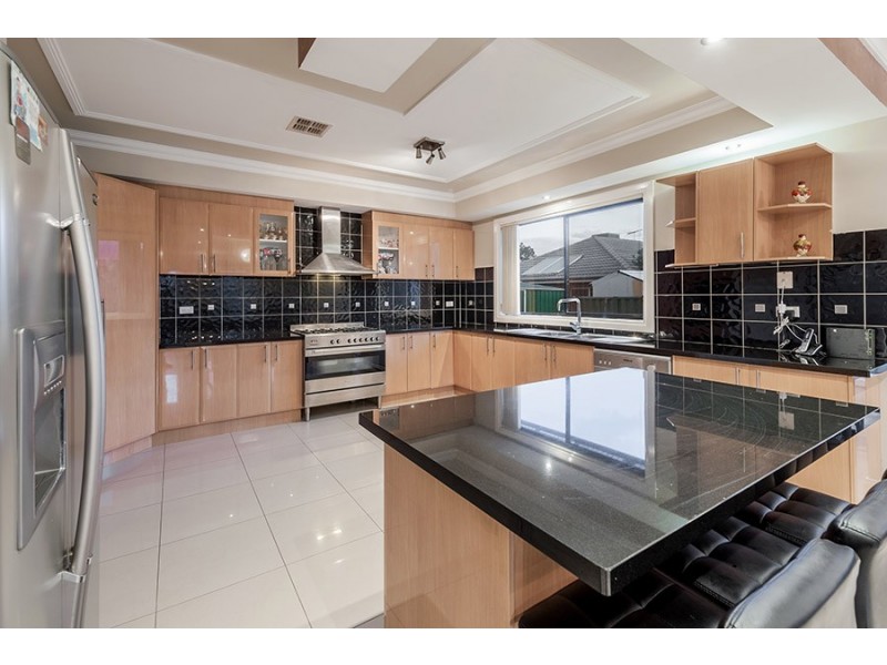 5 Orrong Place, Craigieburn VIC 3064