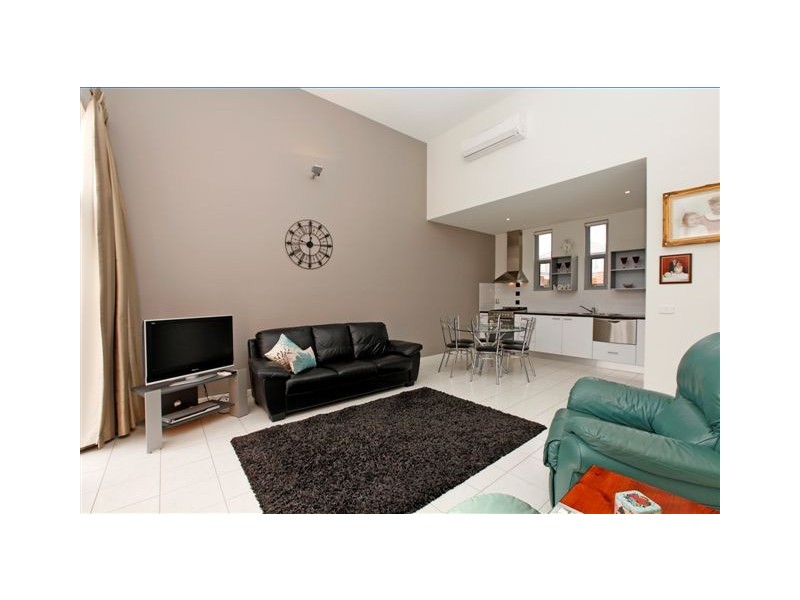 1 Tiree Lane, Craigieburn VIC 3064
