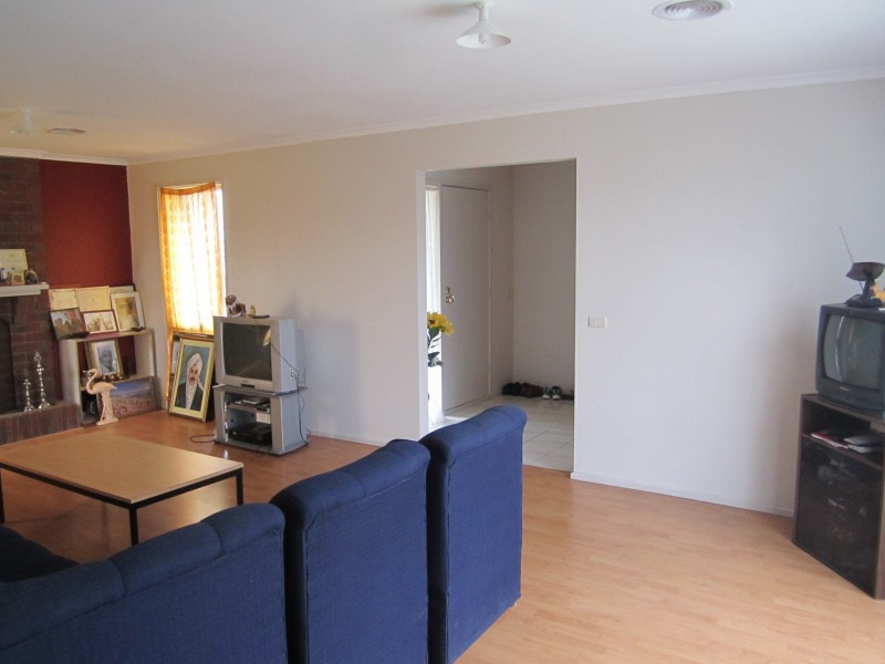 170 Hothlyn Drive, Craigieburn VIC 3064