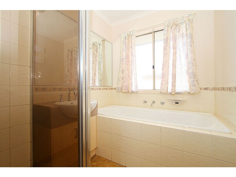 5 Pymble Garden, Craigieburn VIC 3064