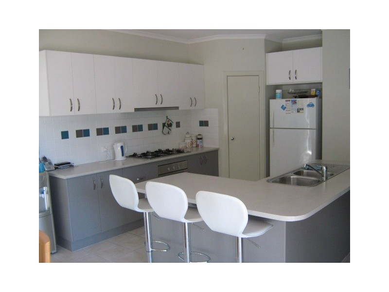 10         Explorers Place, Craigieburn VIC 3064