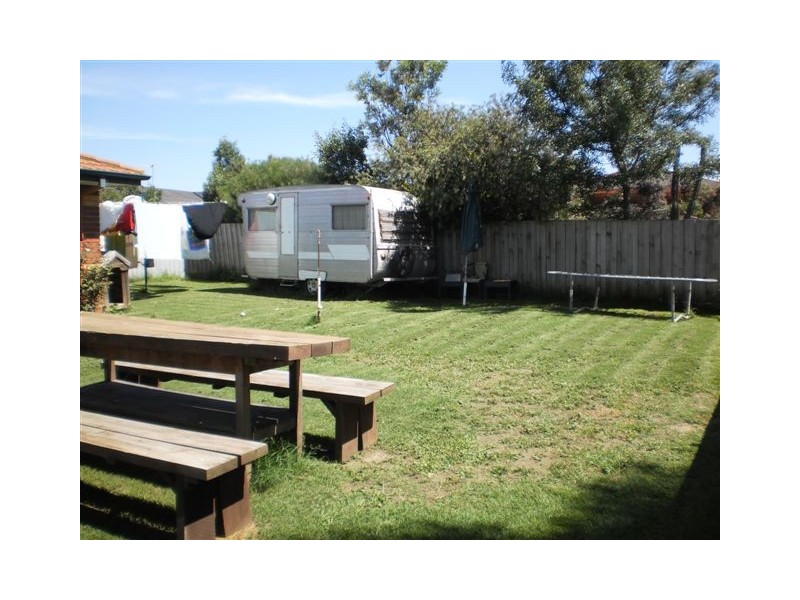 22 Yarcombe Crescent, Craigieburn VIC 3064