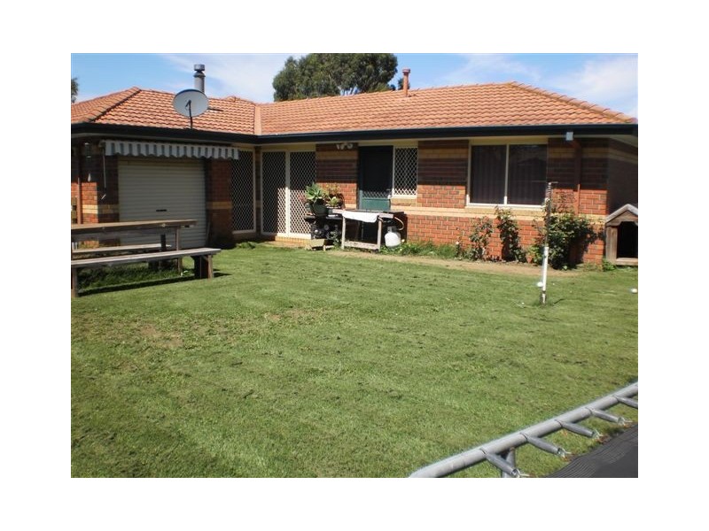 22 Yarcombe Crescent, Craigieburn VIC 3064