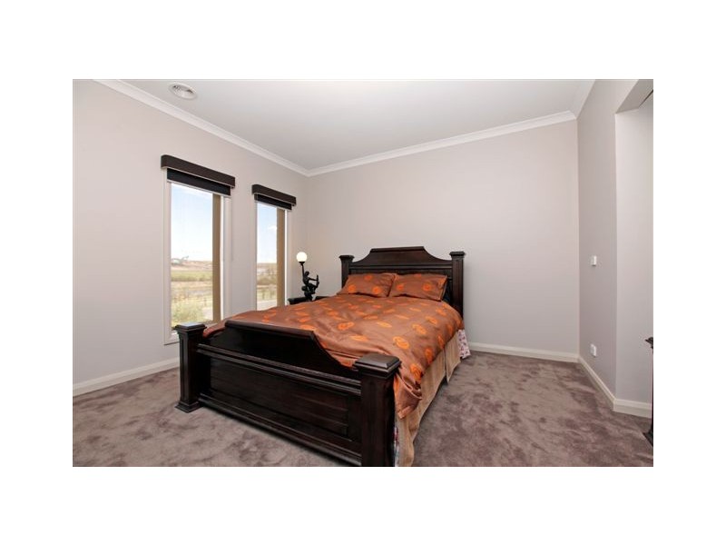 11 Conservation Drive, Craigieburn VIC 3064