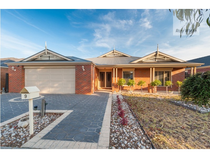 9 Serendip Crescent, Greenvale VIC 3059