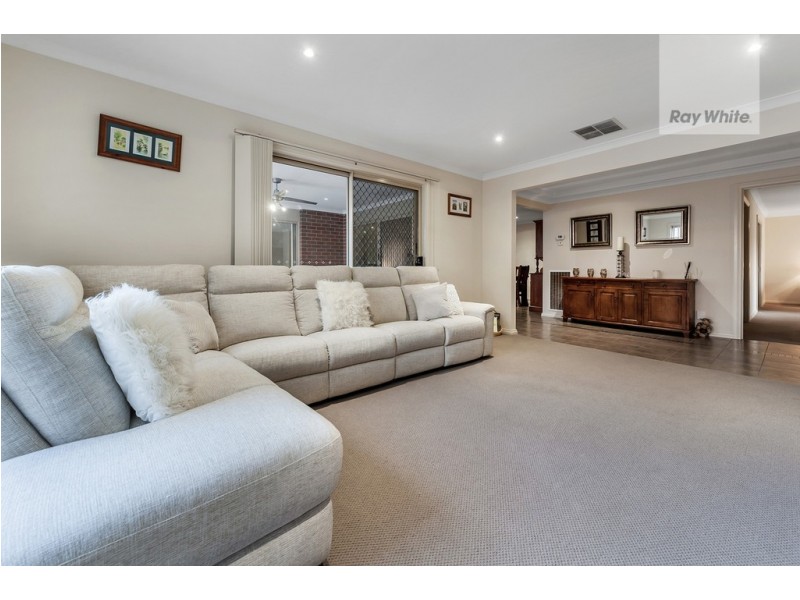 9 Serendip Crescent, Greenvale VIC 3059