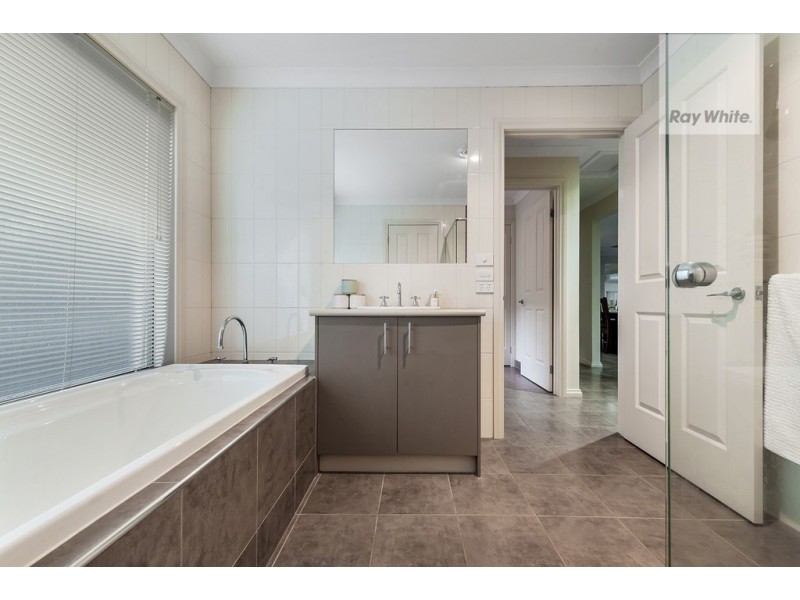 9 Serendip Crescent, Greenvale VIC 3059