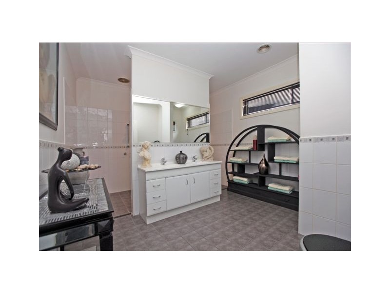 111 Royal Terrace, Craigieburn VIC 3064