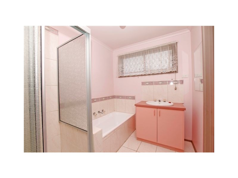 7 Flowers Close, Roxburgh Park VIC 3064
