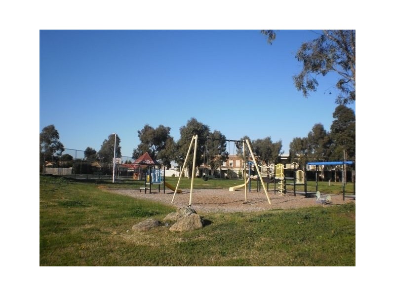7 Flowers Close, Roxburgh Park VIC 3064