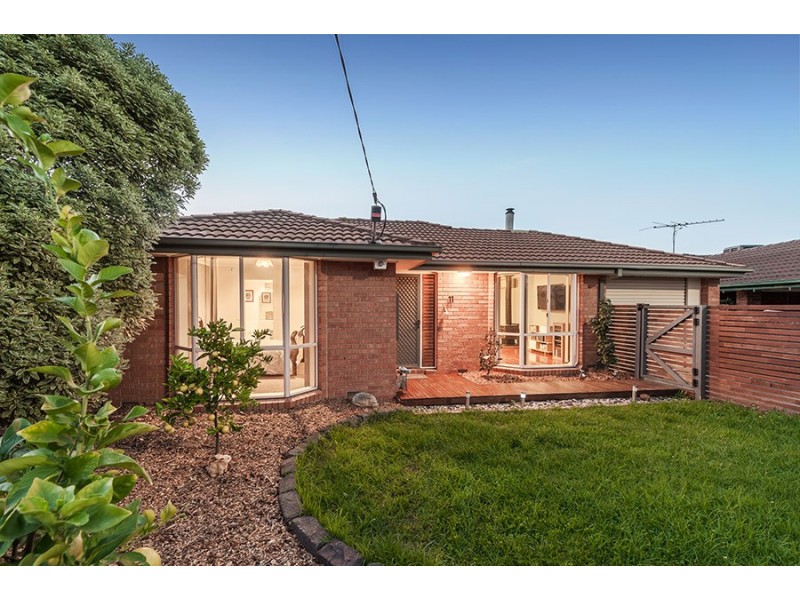 11 Hursley Court, Craigieburn VIC 3064