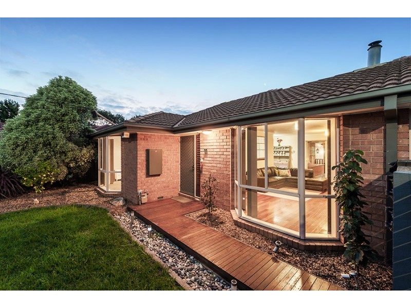 11 Hursley Court, Craigieburn VIC 3064