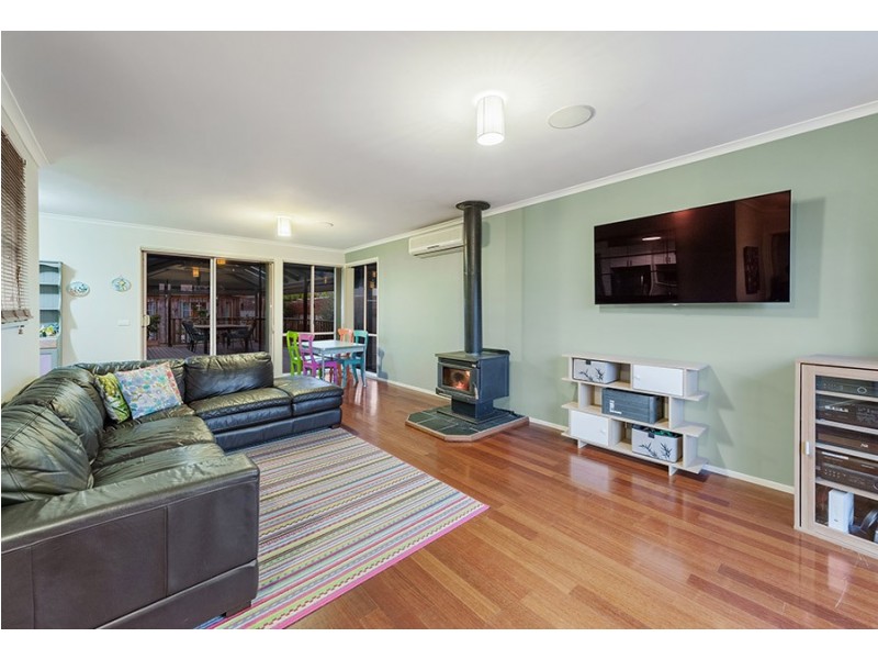 11 Hursley Court, Craigieburn VIC 3064