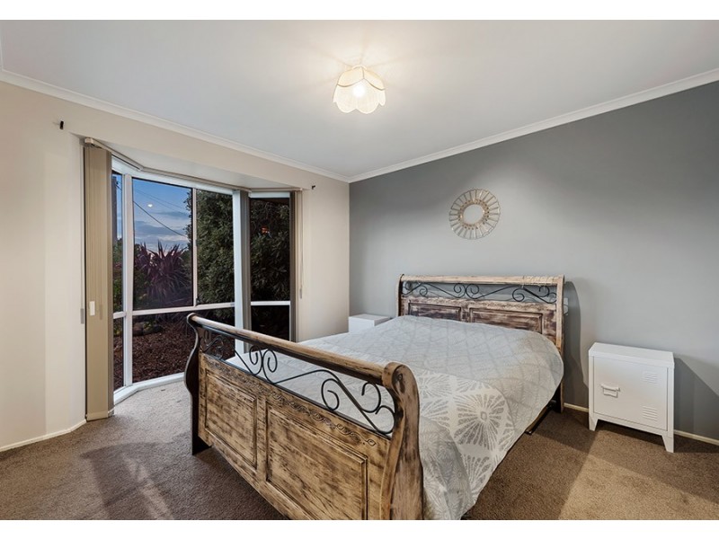 11 Hursley Court, Craigieburn VIC 3064