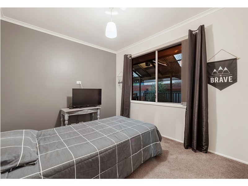 11 Hursley Court, Craigieburn VIC 3064
