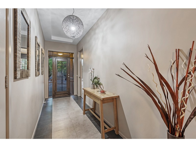 18 Gainsborough Drive, Craigieburn VIC 3064