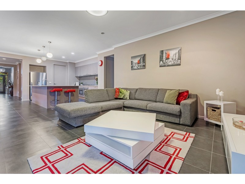 18 Gainsborough Drive, Craigieburn VIC 3064