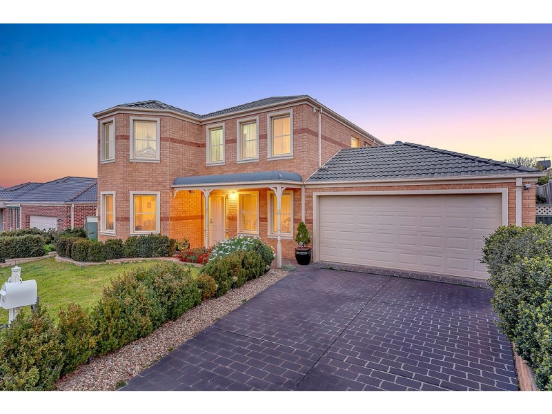 8 Strathallan Grove, Craigieburn VIC 3064