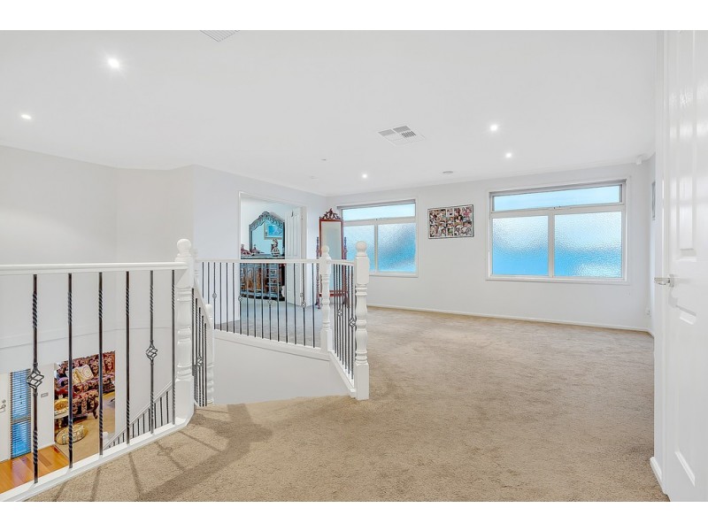 8 Strathallan Grove, Craigieburn VIC 3064