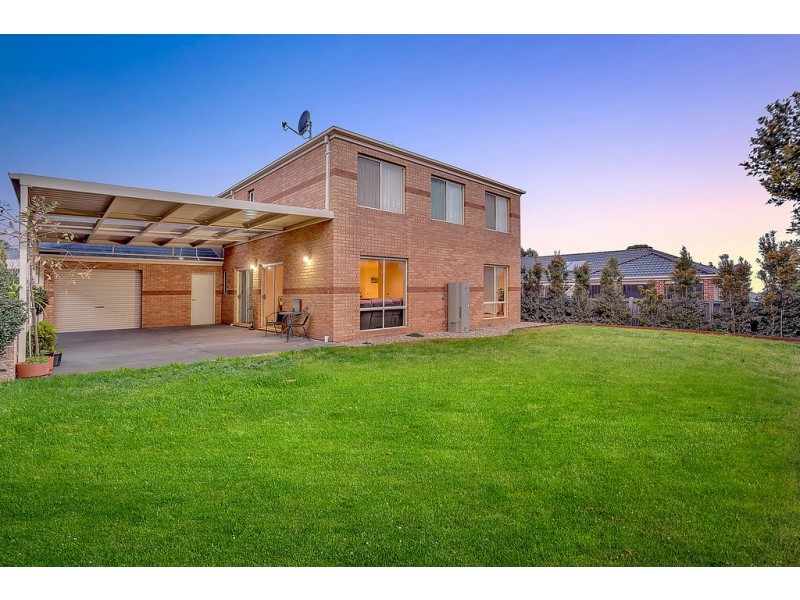 8 Strathallan Grove, Craigieburn VIC 3064