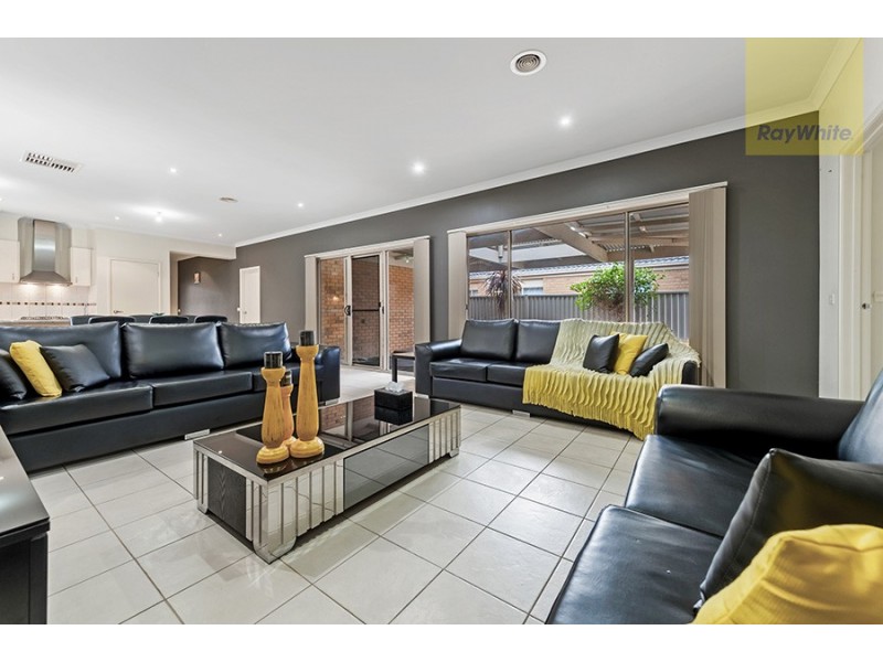 13 Burrora Way, Craigieburn VIC 3064