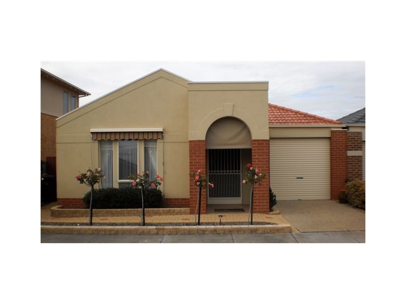 24 Branchilly Drive, Roxburgh Park VIC 3064