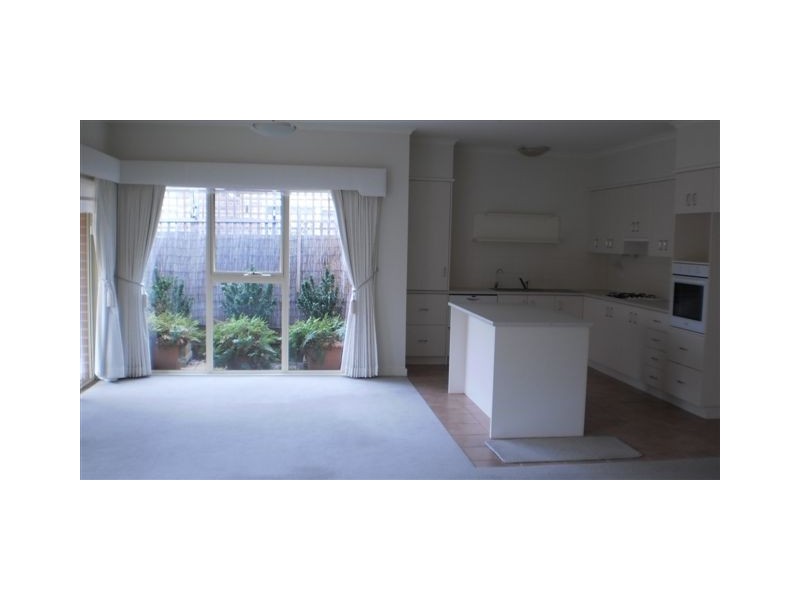 24 Branchilly Drive, Roxburgh Park VIC 3064