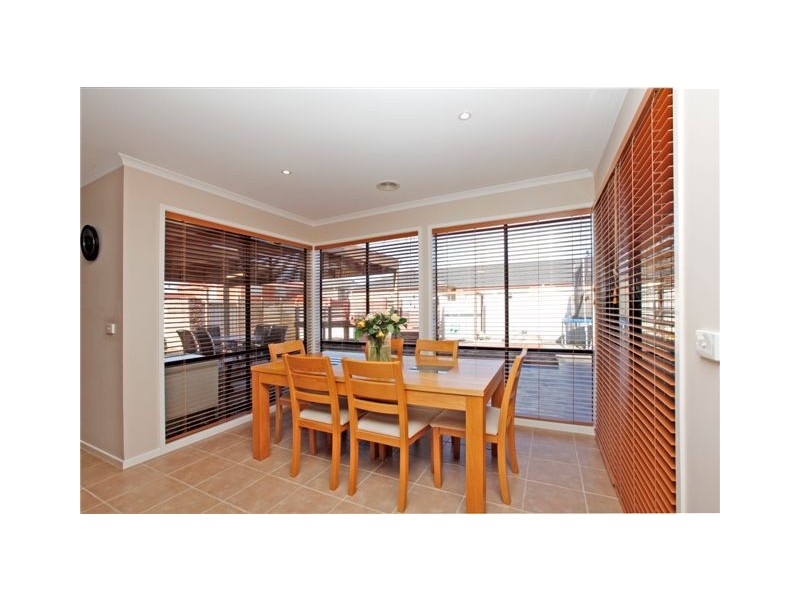16 Mosman Way, Craigieburn VIC 3064