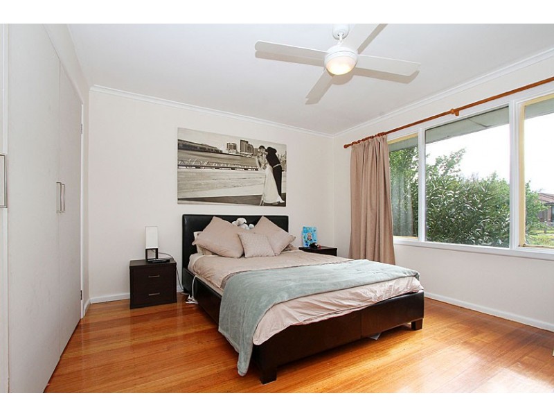 77 Wattleglen Street, Craigieburn VIC 3064