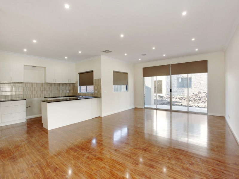 4  Grattan Grove, Craigieburn VIC 3064