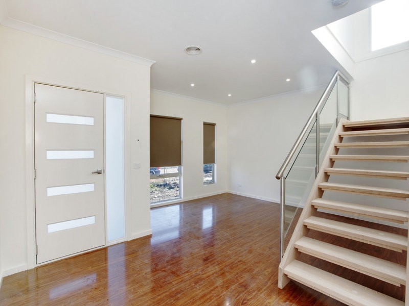 4  Grattan Grove, Craigieburn VIC 3064