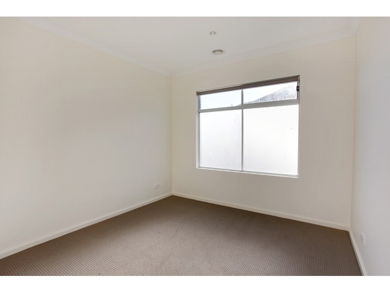 4  Grattan Grove, Craigieburn VIC 3064