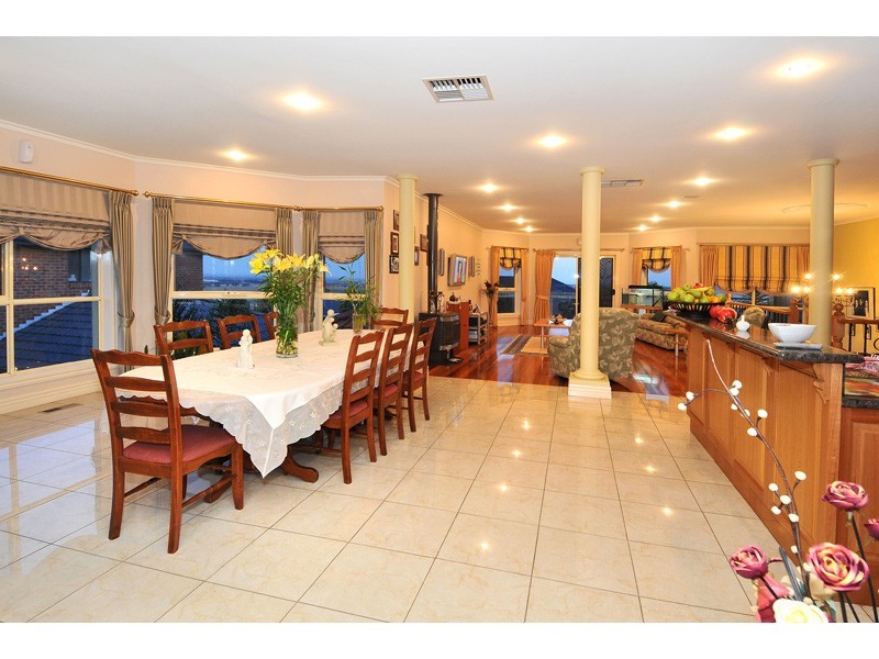 18 Excelsior Heights, Craigieburn VIC 3064