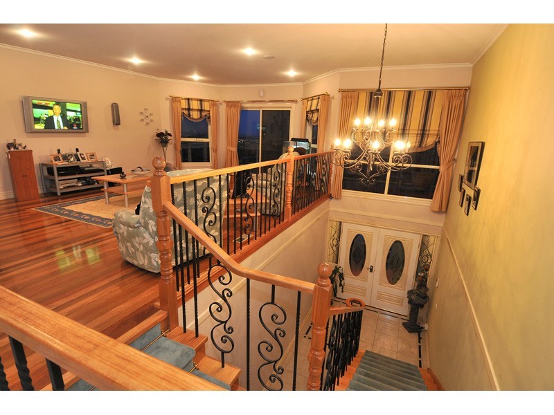 18 Excelsior Heights, Craigieburn VIC 3064