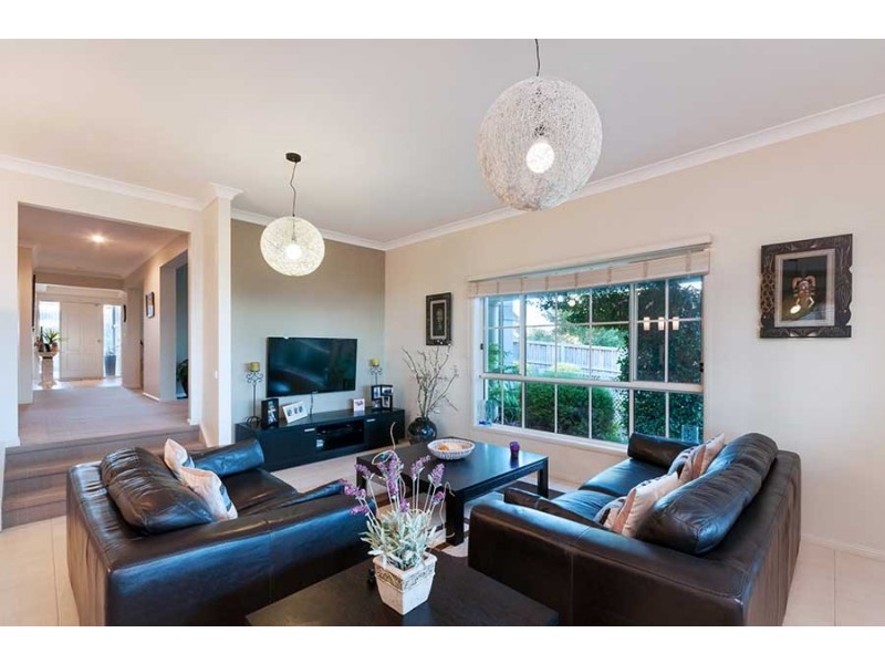 15 Parkside Rise, Craigieburn VIC 3064