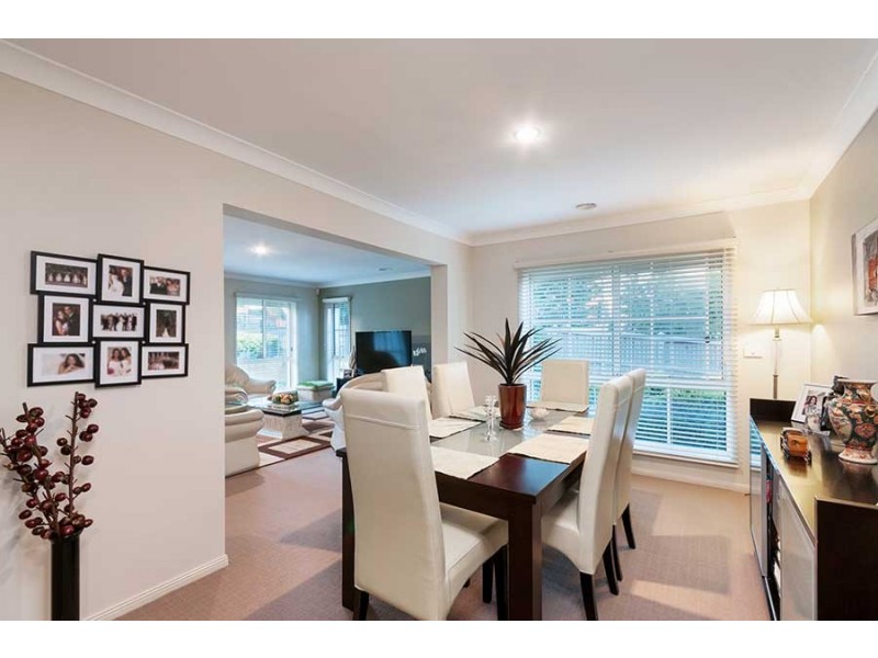 15 Parkside Rise, Craigieburn VIC 3064