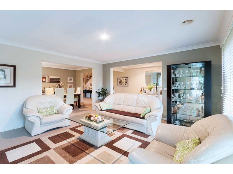 15 Parkside Rise, Craigieburn VIC 3064