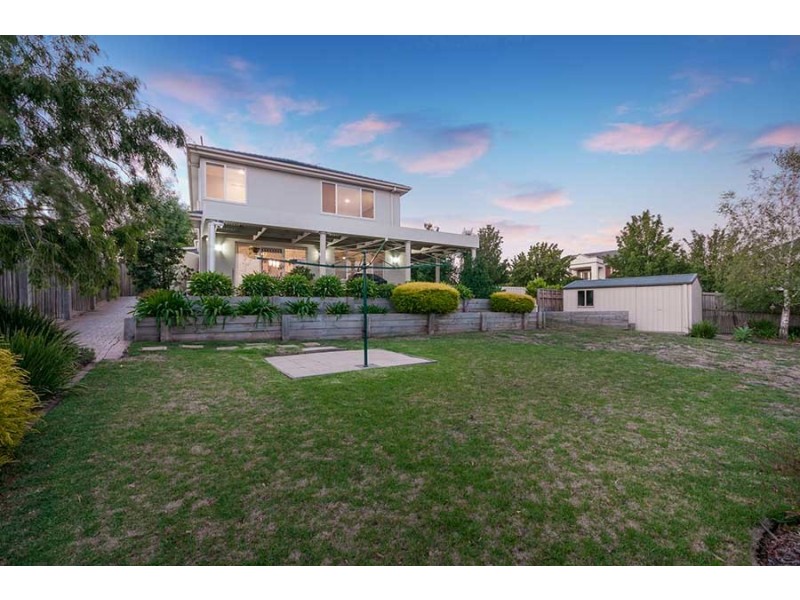 15 Parkside Rise, Craigieburn VIC 3064