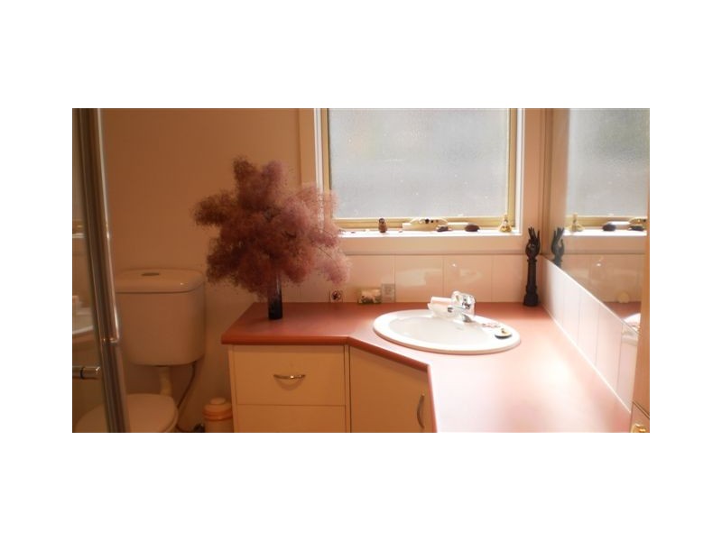 3 Branchilly Drive, Roxburgh Park VIC 3064