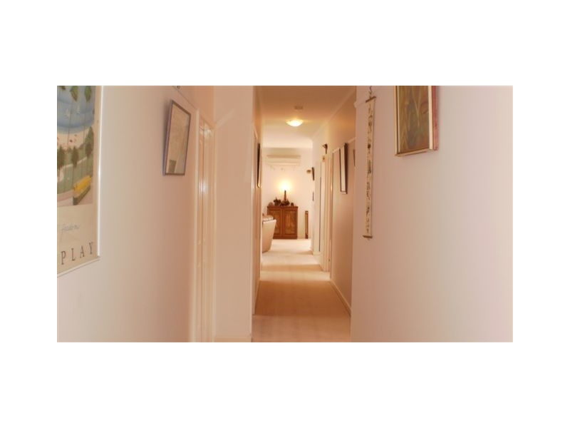 3 Branchilly Drive, Roxburgh Park VIC 3064