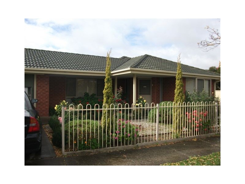 6 Aquila Grove, Roxburgh Park VIC 3064