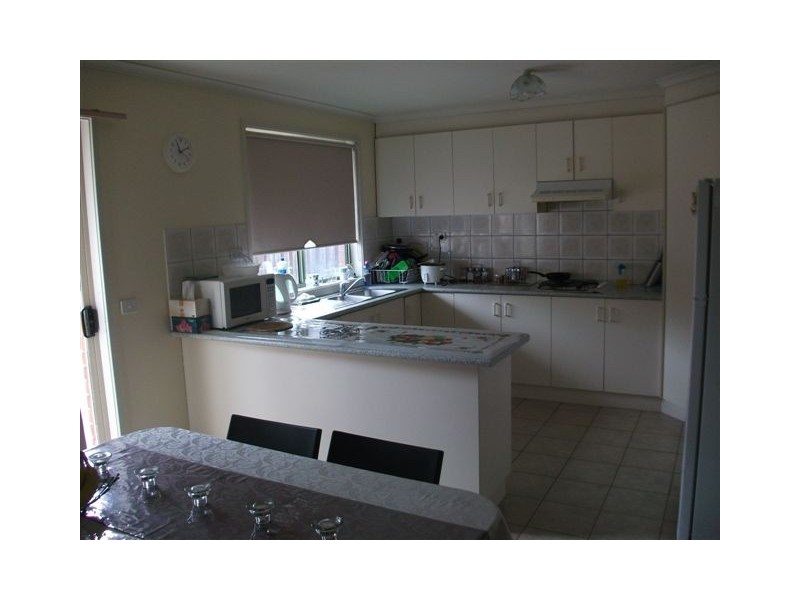 6 Aquila Grove, Roxburgh Park VIC 3064