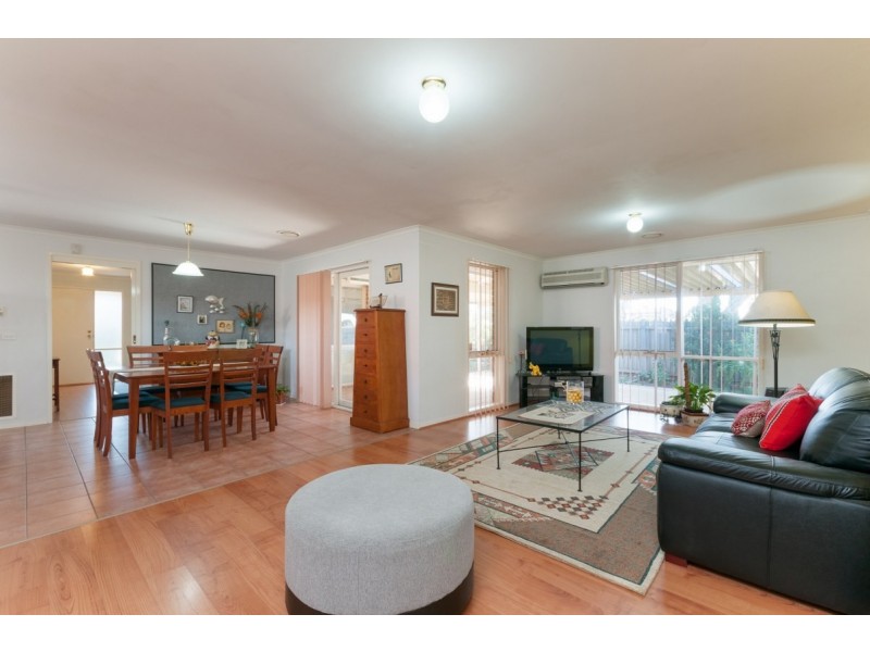 20 Sheridan Way, Roxburgh Park VIC 3064