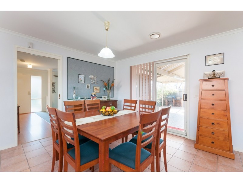 20 Sheridan Way, Roxburgh Park VIC 3064