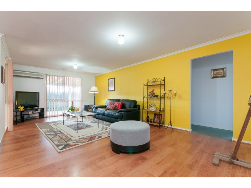 20 Sheridan Way, Roxburgh Park VIC 3064
