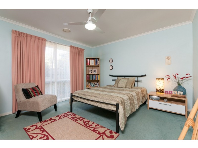 20 Sheridan Way, Roxburgh Park VIC 3064