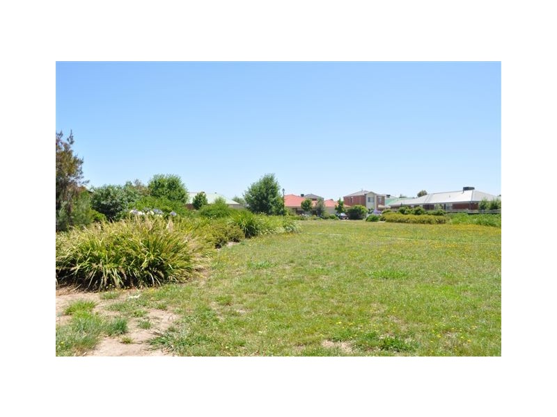 18 Brecon Nook, Craigieburn VIC 3064