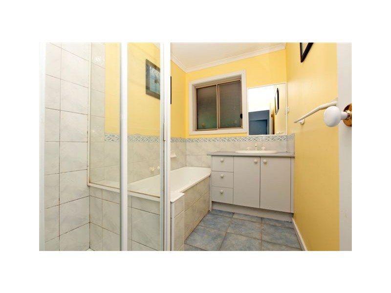 11 Waterford Avenue, Craigieburn VIC 3064