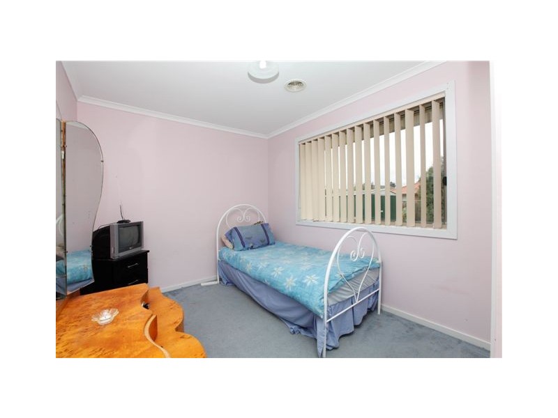 11 Waterford Avenue, Craigieburn VIC 3064