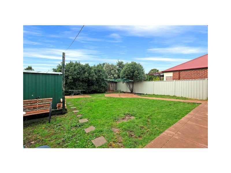 11 Waterford Avenue, Craigieburn VIC 3064